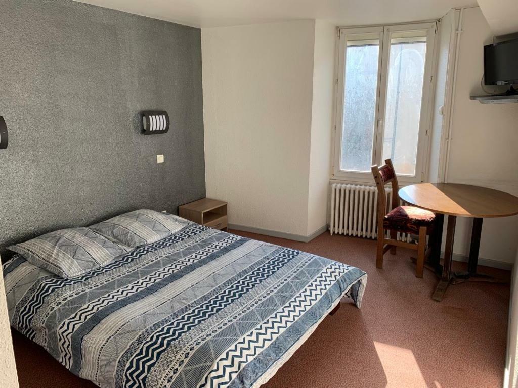 L'Escale Hotell Longeau-Percey Exteriör bild